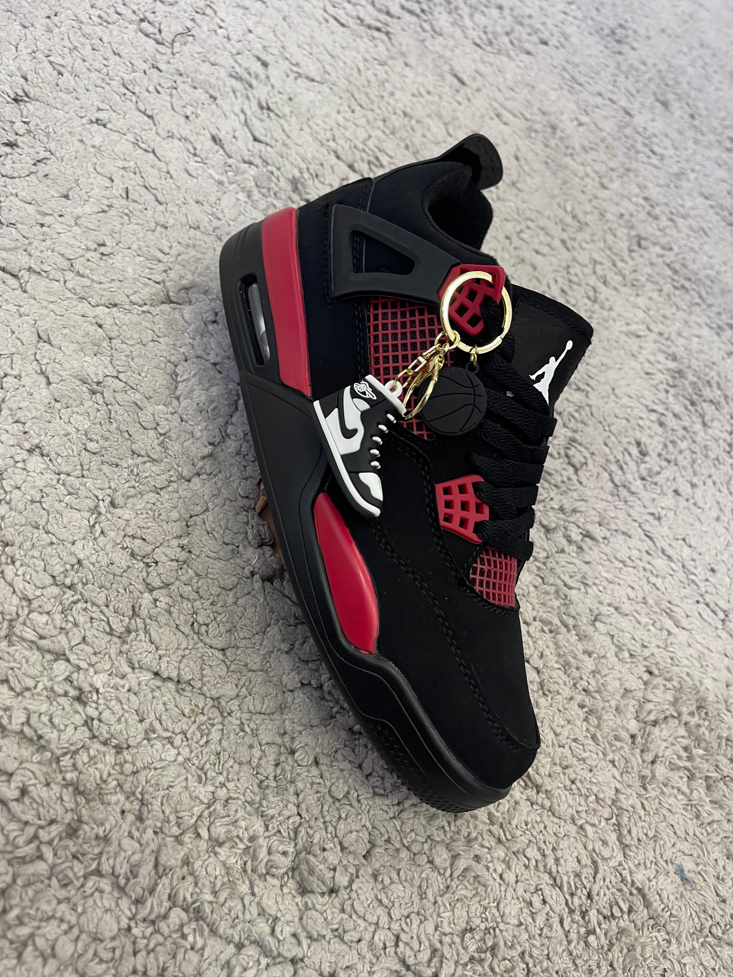 Jordan 4 "calidad media"